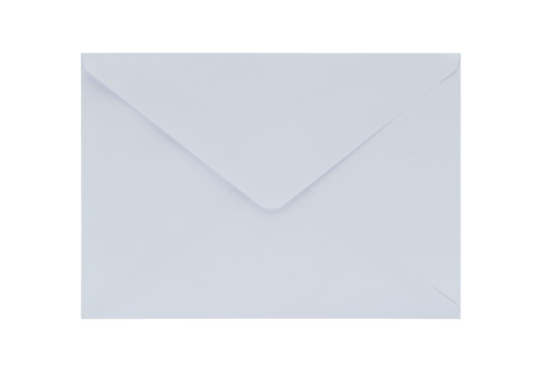 biała koperta papierowa