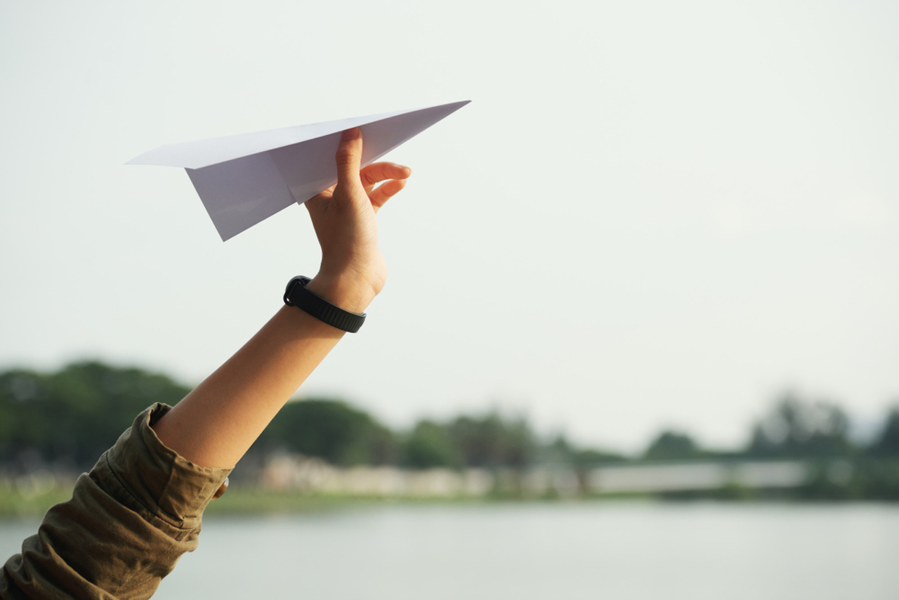 jak zrobić samolot z kartki papieru a4